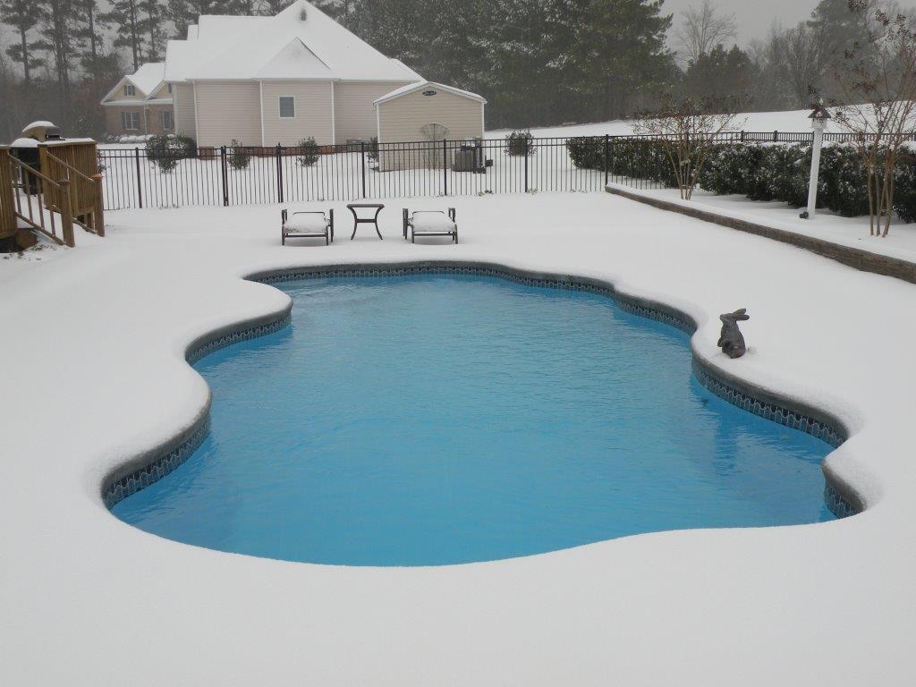 pleasants-snow-pool-jan-2010